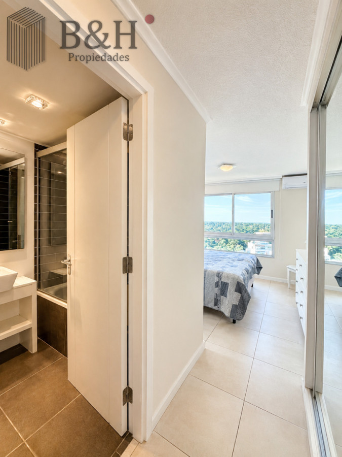 Apartamento ID.7203 - Apartamento luminoso con variedad de servicios en venta, 3 dormitorios, zona Roosevelt Playa Brava