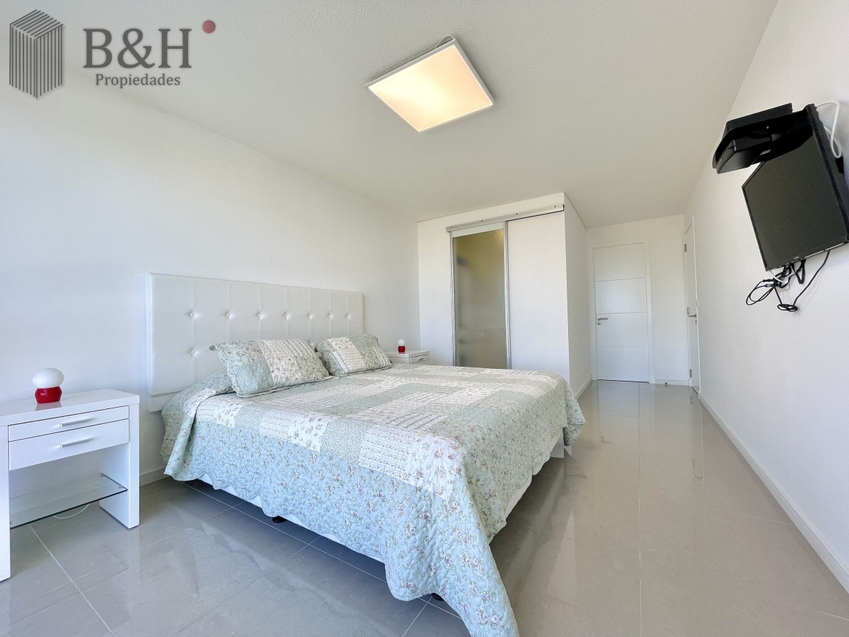 Apartamento ID.399 - Venta y alquiler temporario de apartamento de un dormitorio en torre de categoría a pasos de Playa Brava