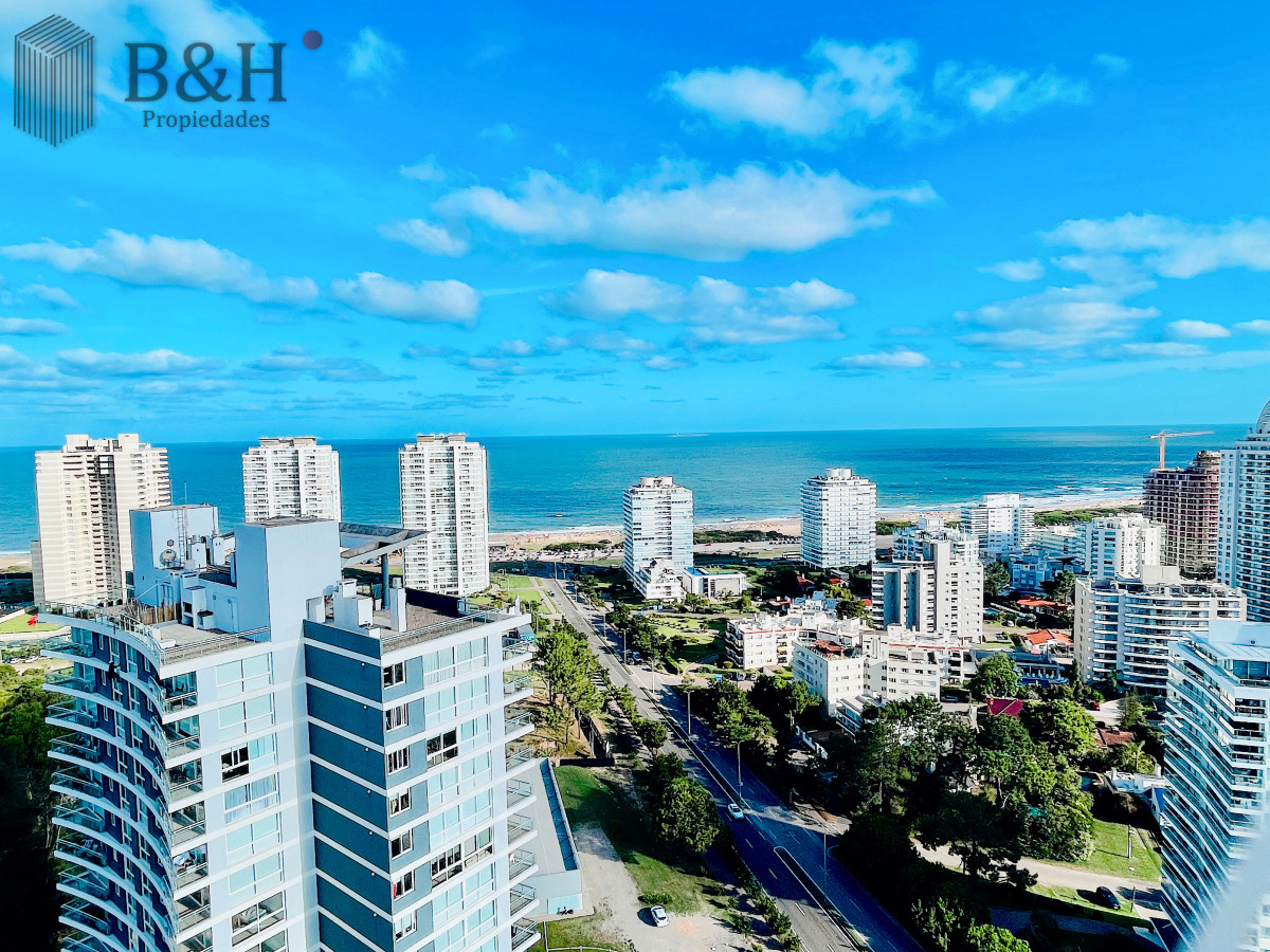 Apartamento ID.4465 -  Exclusivo Penthouse de 3 Dormitorios con Vistas panorámicas a Playa Brava, en Venta