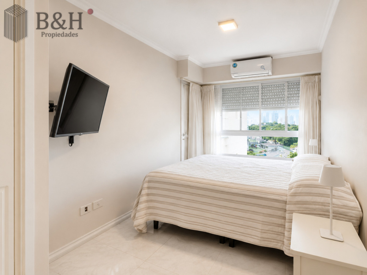 Apartamento ID.2030 - Apartamento de 3 Dormitorios sobre Playa Mansa, en Venta y Alquiler