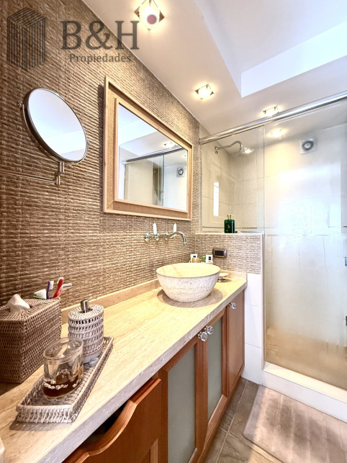 Apartamento ID.7163 - Apartamento en venta playa Mansa de 4 dormitorios y amplia terraza con parrillero propio 