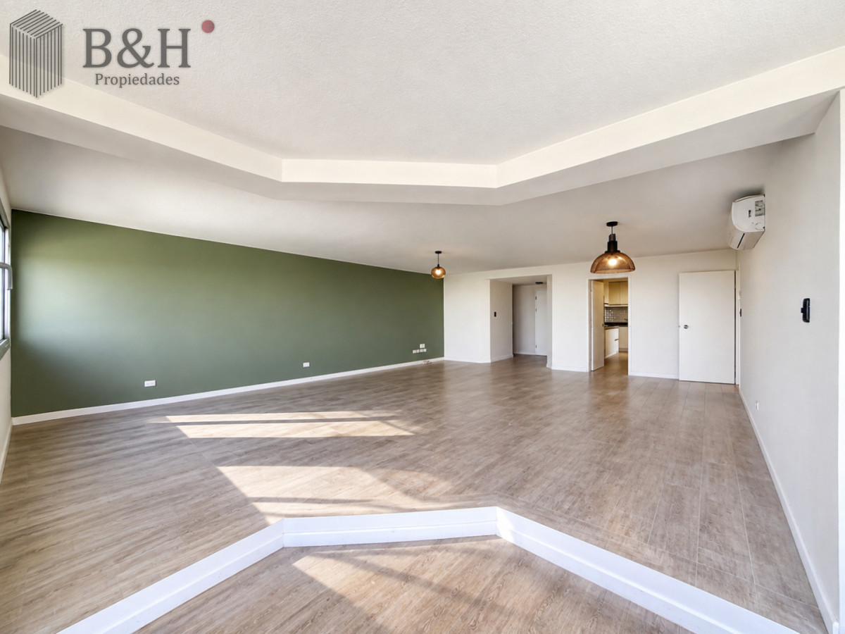 Apartamento ID.319 - Venta y alquiler anual de amplio apartamento de tres dormitorios completamente reciclado sobre Roosevelt, Punta del Este