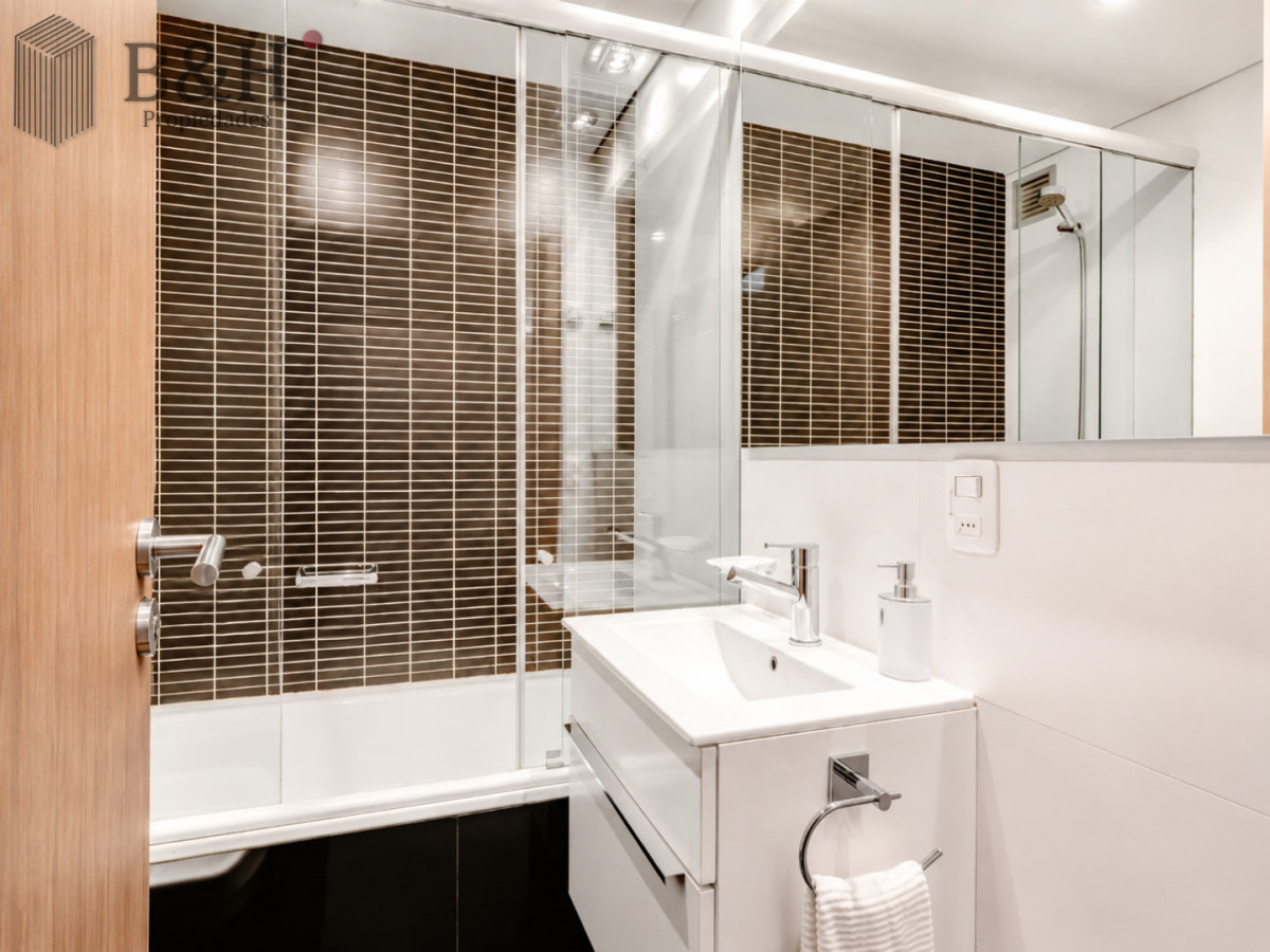 Apartamento ID.7925 - Moderno Apartamento de 3 Dormitorios con Parrillero propio y Dependencia, Playa Brava Punta del Este