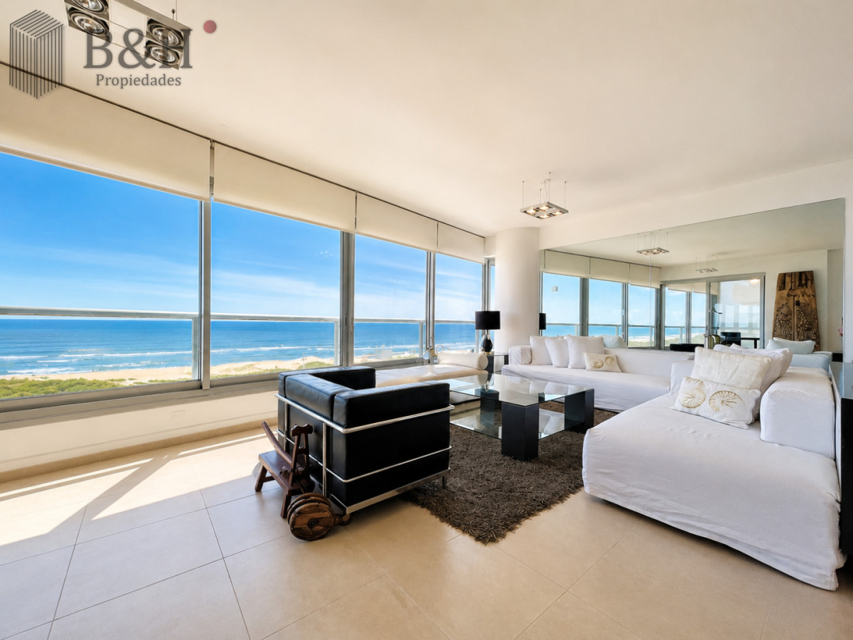 Apartamento ID.1233 - Venta y alquiler de departamento esquinero de tres dormitorios mas dependencia de servicio, Torre LE PARC, playa Brava. Punta del Este