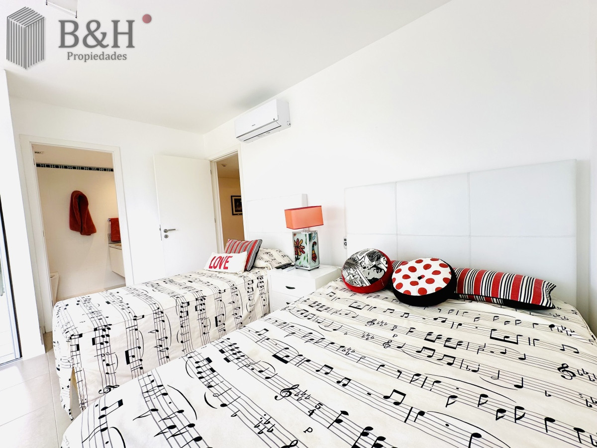 Apartamento ID.2690 - Oportunidad en Venta y Alquiler temporal de maravilloso departamento esquinero en Torre Le Parc, Playa Brava, Punta del Este