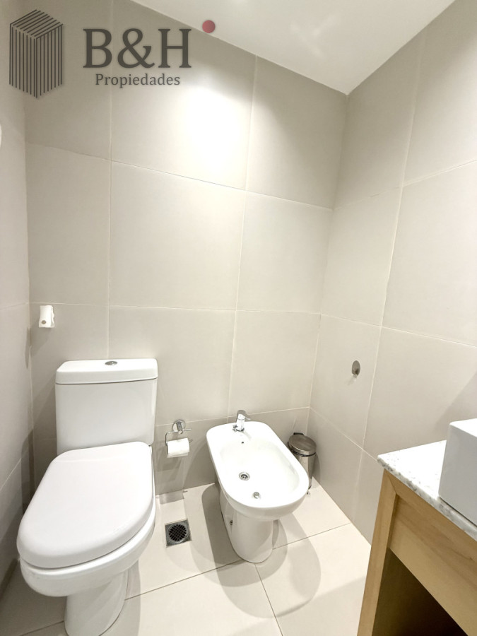 Apartamento ID.7065 - Venta de hermoso departamento de 2 dormitorios más parrillero en Punta Ballena 
