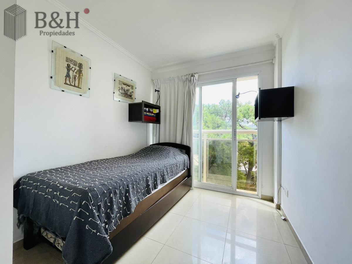 Apartamento ID.165 - Apartamento de 2 Dormitorios en Aidy Grill a Pocos Metros de Playa Brava - Venta