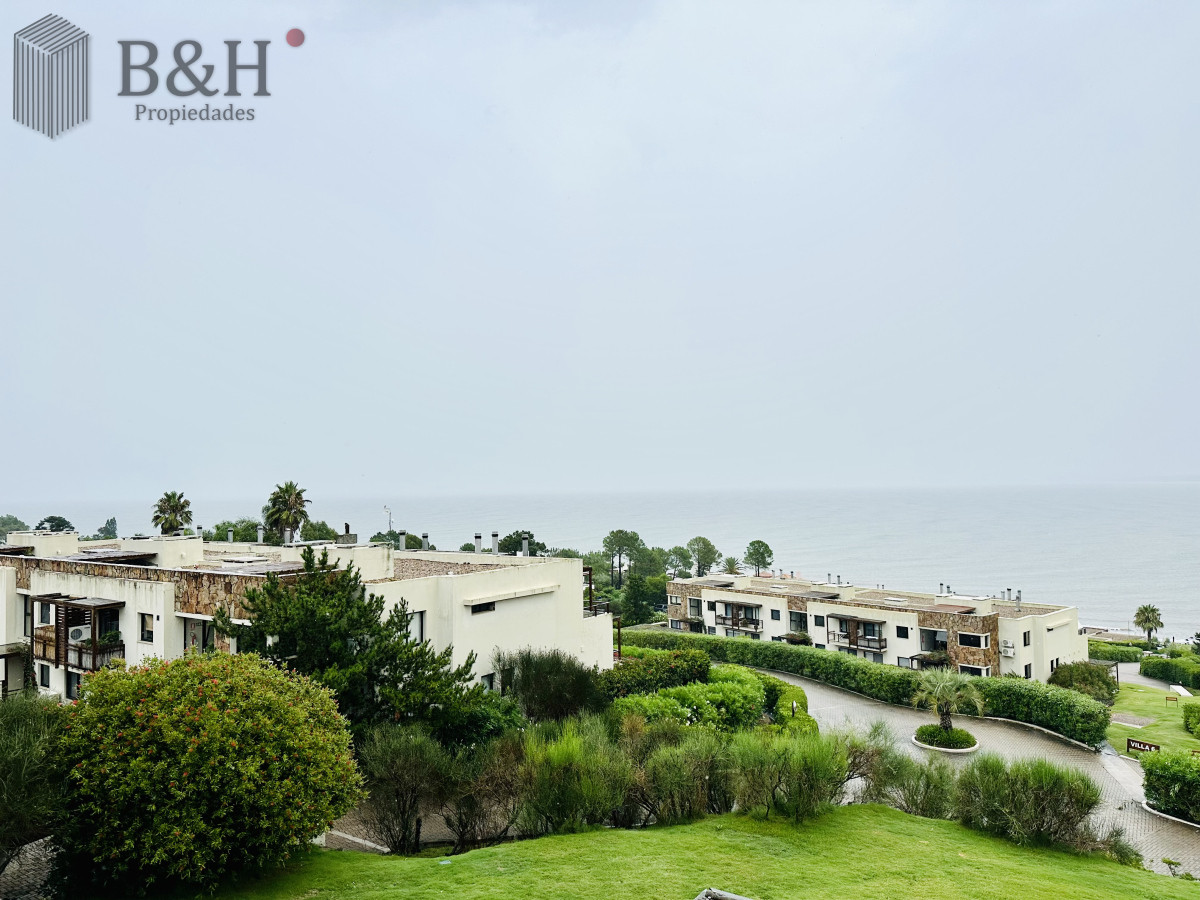 Apartamento ID.6472 - Excelente y amplio departamento duplex en venta de 3 dormitorios mas dependencia con parrillero, Punta Ballena