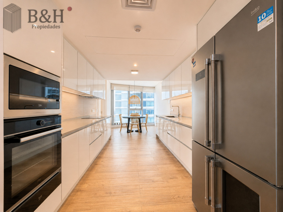 Apartamento ID.7698 - Espectacular Apartamento 3 Dormitorios y Dependencia, Trump Tower, Punta del Este, Brava