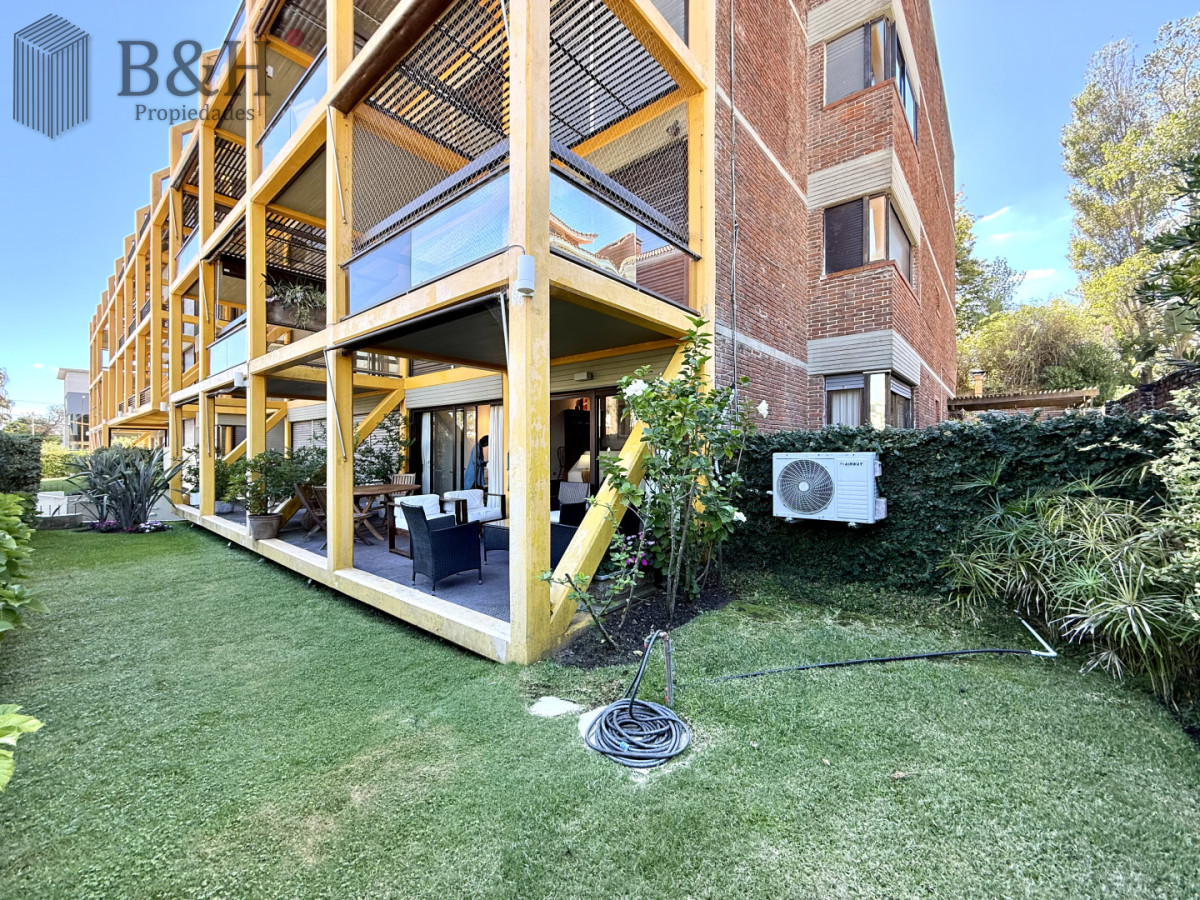 Apartamento ID.6932 - Apartamento en venta con alma de casa. Zona Península Punta del Este