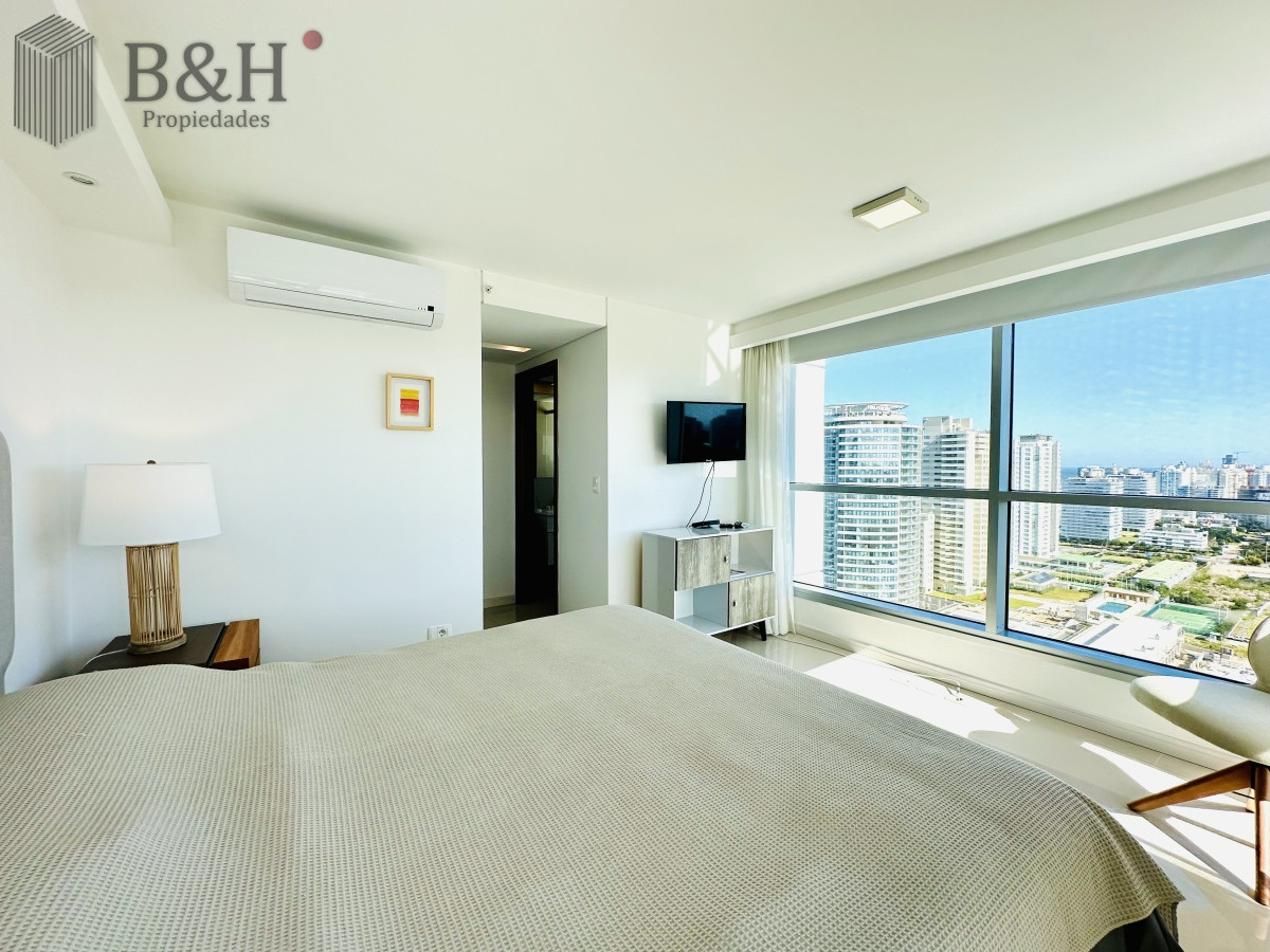 Apartamento ID.3369 - Alquiler de temporada de apartamento en playa Brava de 2 dormitorios mas dependencia de servicio