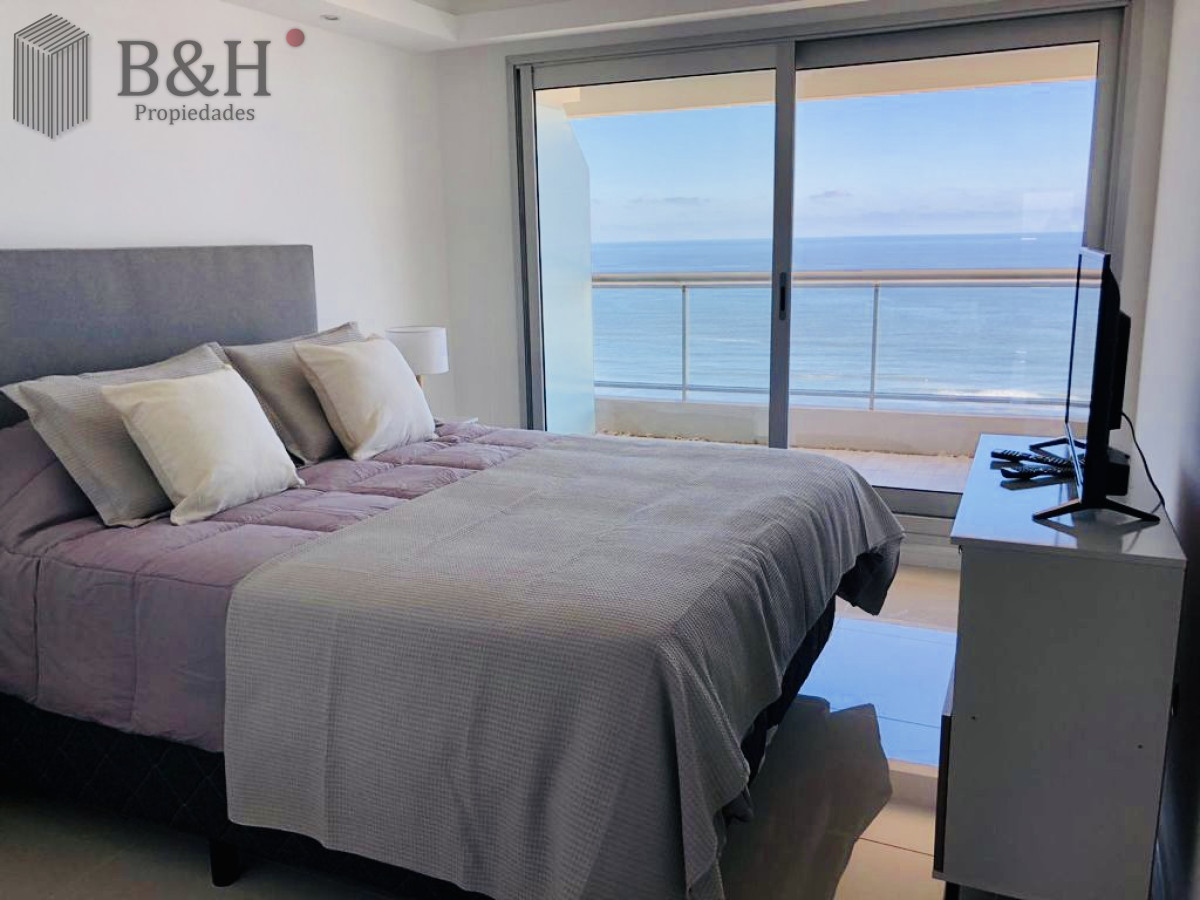 Apartamento ID.5516 - Venta y Alquiler temporario de apartamento de dos dormitorios con parrillero de uso exclusivo, Playa Brava, Punta del Este