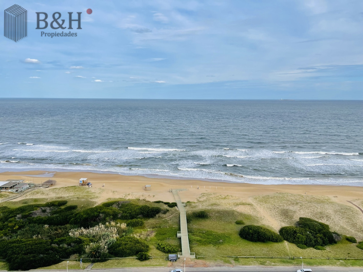 Apartamento ID.2301 - Venta Espectacular Apartamento Frente al Mar, 3 Dormitorios, Le Parc Punta del Este