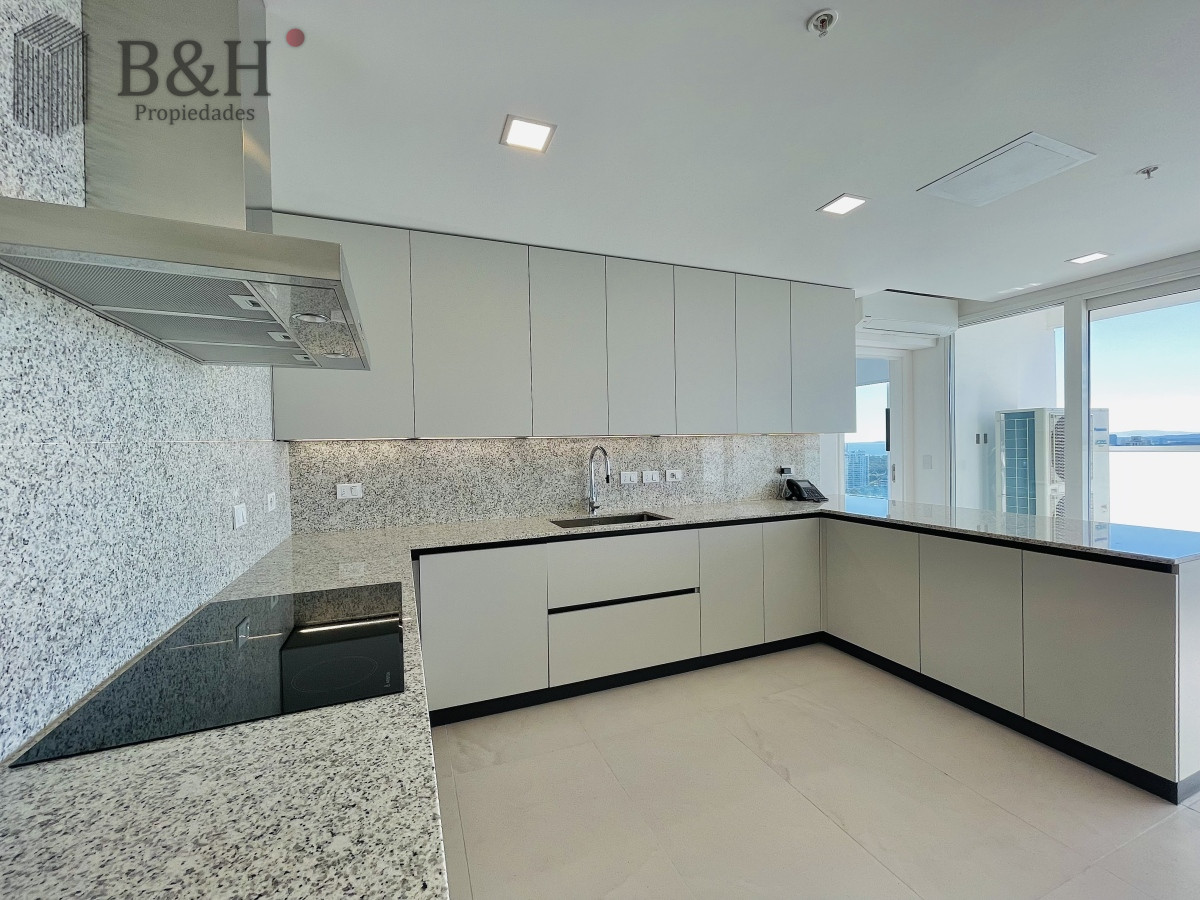 Apartamento ID.8158 - Exclusiva planta unificada Penthouse a estrenar en venta Playa Brava, Punta del Este