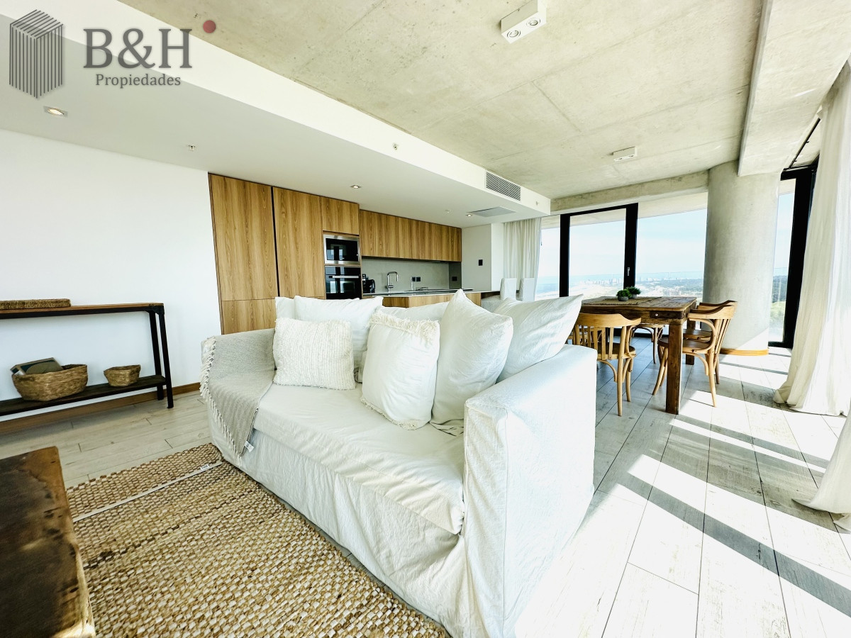 Apartamento ID.2283 - Venta de Apartamento de 1 Dormitorio en suite piso alto de Torre Surfside Village, Punta del Este