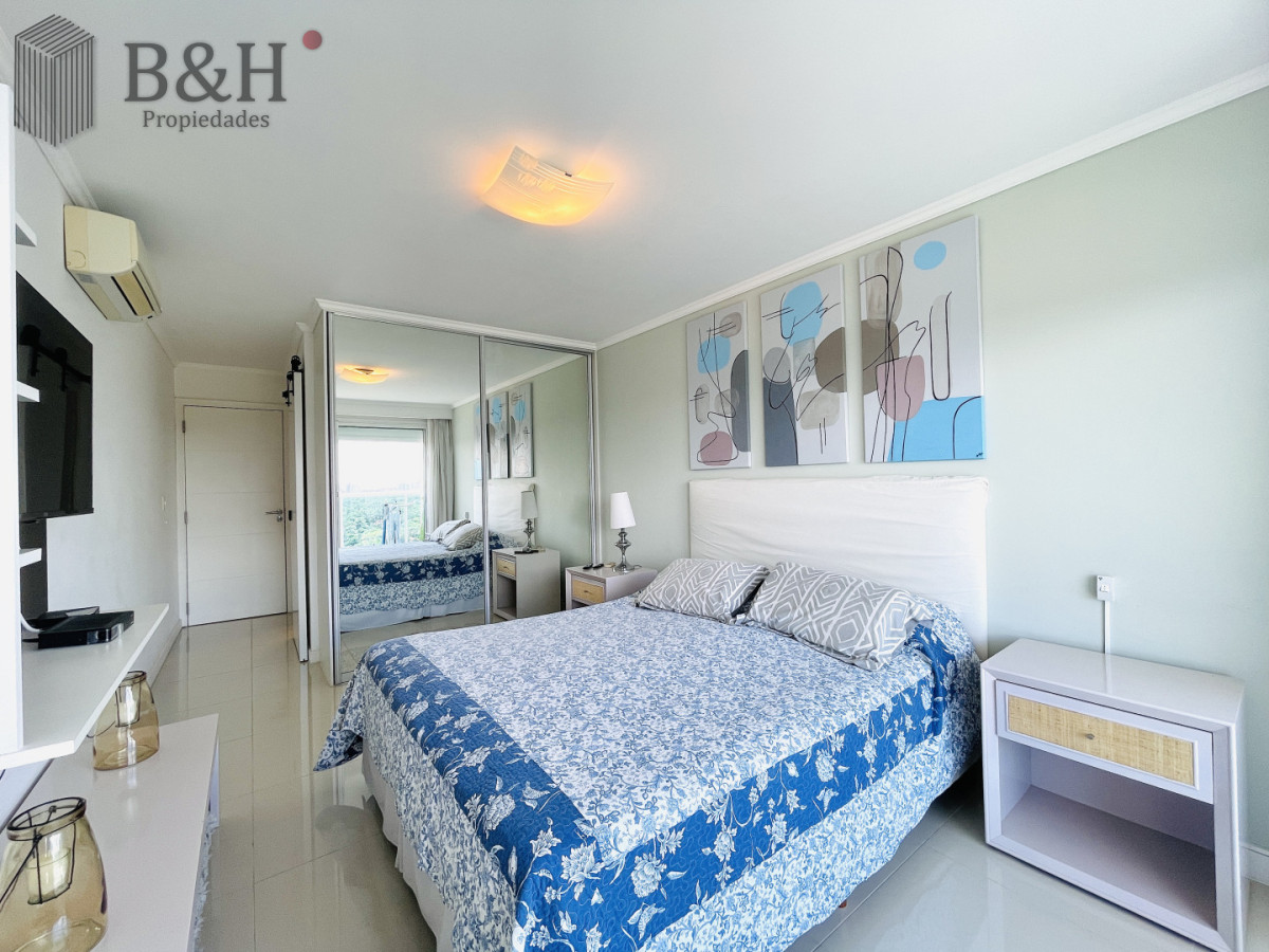 Apartamento ID.1717 - Alquiler temporario de apartamento piso alto de dos dormitorios con parrillero a gas en terraza, Playa Mansa 