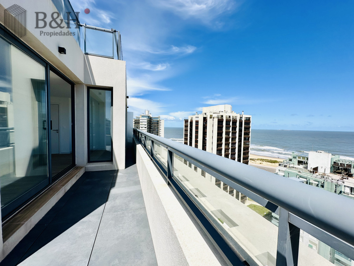 Apartamento ID.6873 - Venta de apartamento con vista al mar y muy luminoso de 2 dormitorios con 2 baños, Playa Brava Aidy Grill, Punta del Este