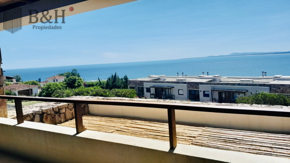 Apartamento ID.6894 - Venta de apartamento de dos dormitorios con dos baños en maravilloso complejo de Punta Ballena 