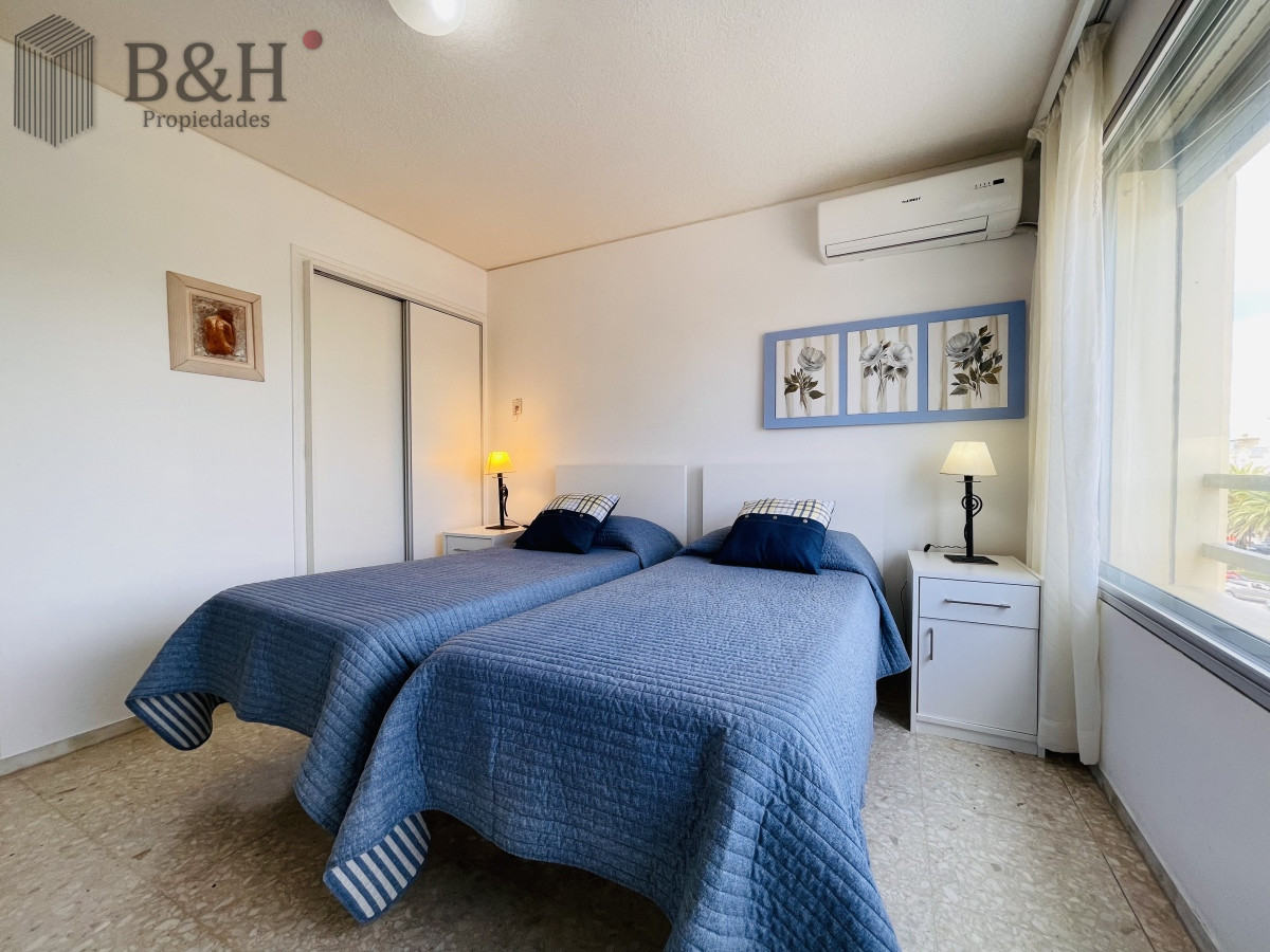 Apartamento ID.2254 - Alquiler Anual Apartamento de 1 Dormitorio y Medio en la Península, Punta del Este