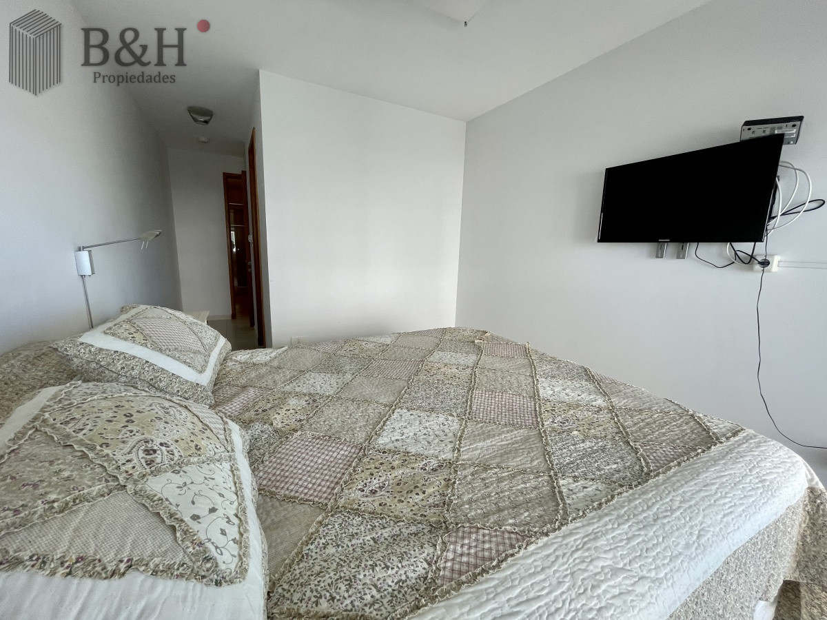 Apartamento ID.7071 - Venta y alquiler temporario de apartamento de dos dormitorios en playa Mansa, Punta del Este