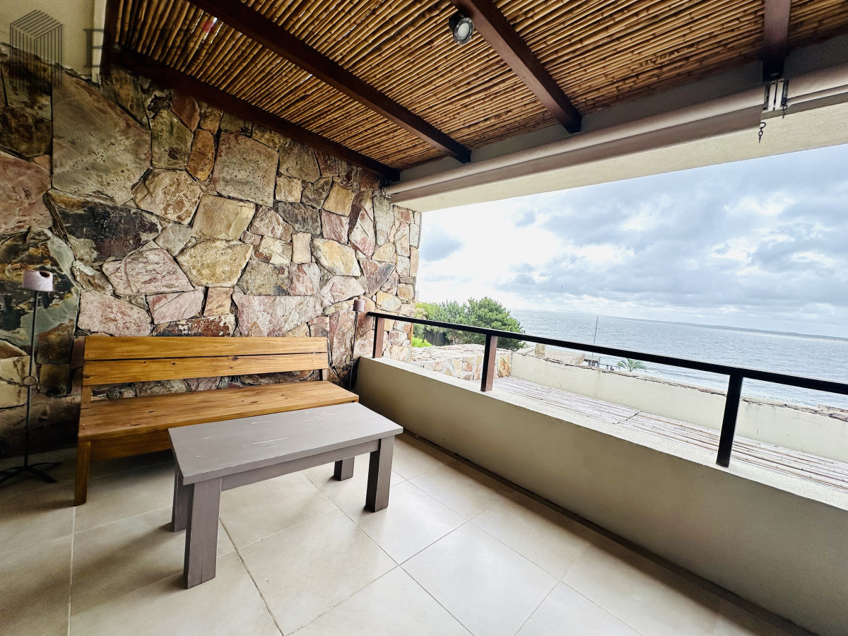 Apartamento ID.5185 - Alquiler temporario de apartamento de dos dormitorios con parrillero de uso exclusivo en Punta Ballena