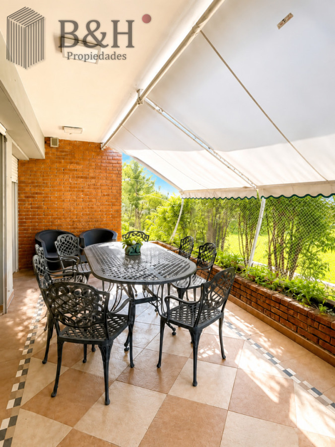 Apartamento ID.7163 - Apartamento en venta playa Mansa de 4 dormitorios y amplia terraza con parrillero propio 