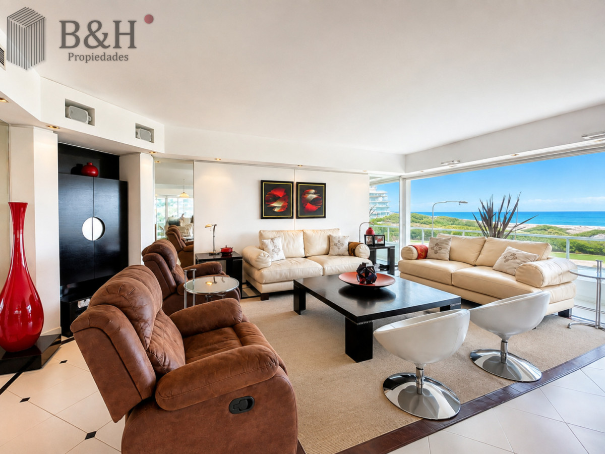 Exclusivo Apartamento Frente al Mar en Playa Brava, 4 Dormitorios