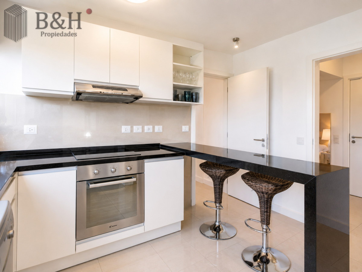 Apartamento ID.7480 - Apartamento de 3 Dormitorios en Primera Línea del Mar, Playa Brava Punta del Este