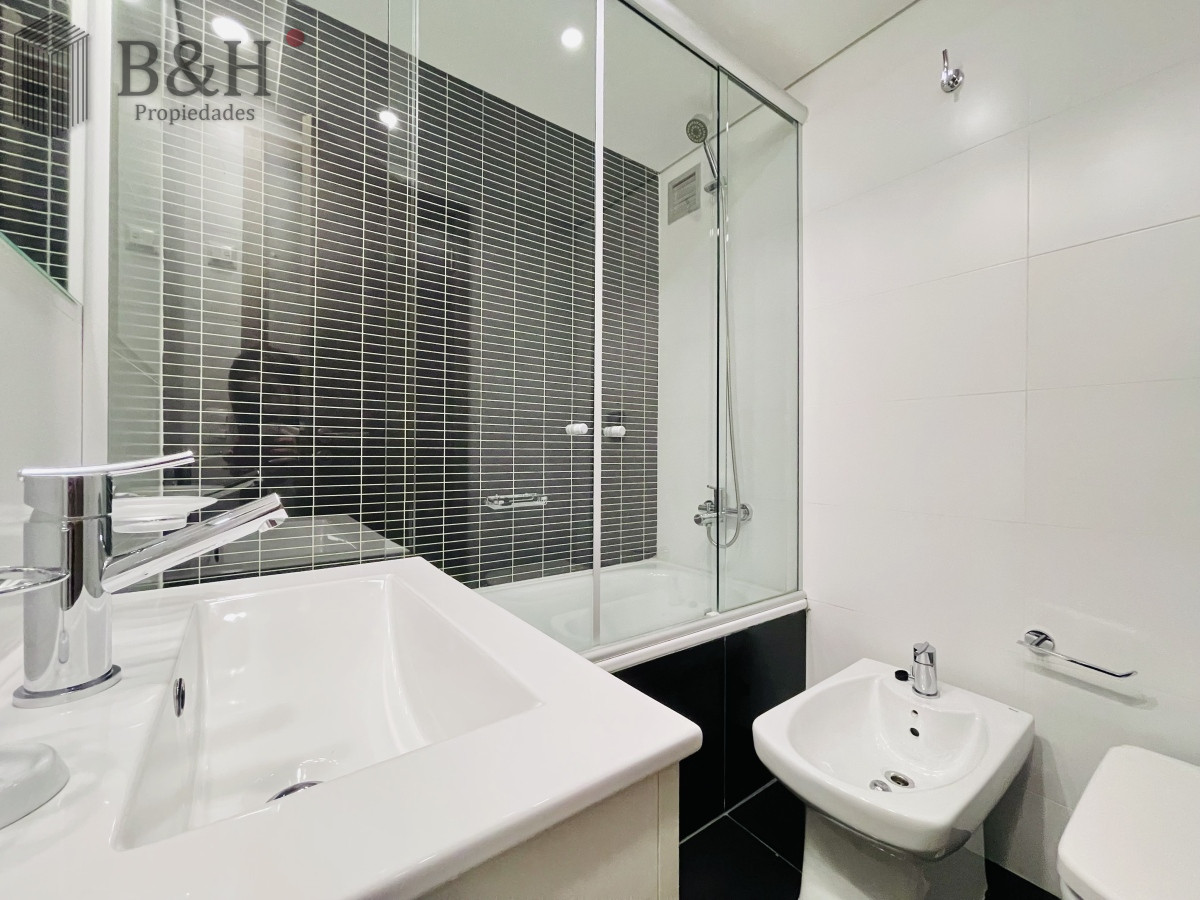 Apartamento ID.3261 - Apartamento piso alto con Vista de 3 Dormitorios y Parrillero en Playa Brava, Punta del Este 