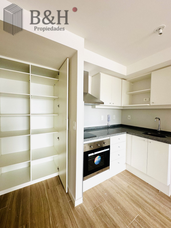 Apartamento ID.3710 - Apartamento de 2 Dormitorios Alquiler Anual, Playa Brava, Punta del Este