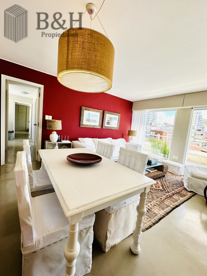 Apartamento ID.4141 - Alquiler y venta de apartamento con vista al Mar en Península de 3 dormitorios mas dependencia