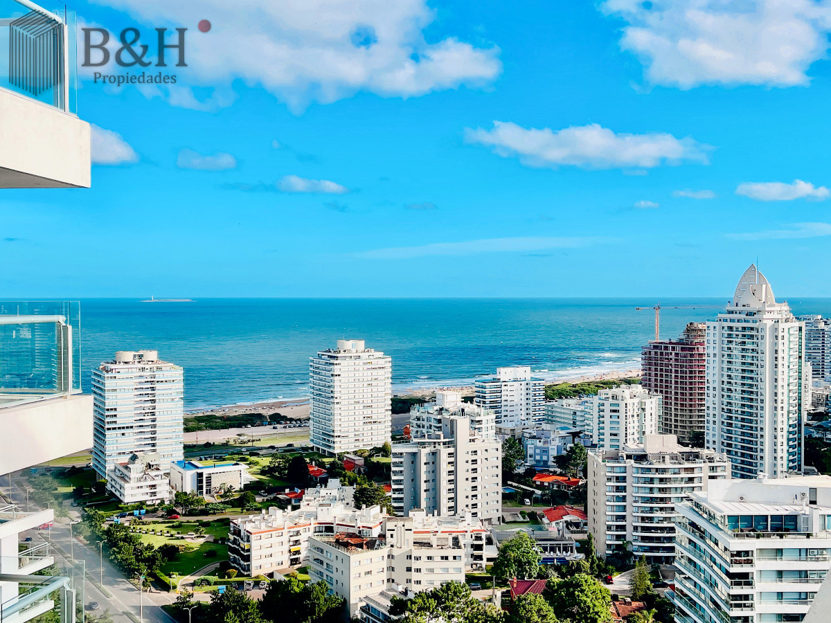 Apartamento ID.4465 -  Exclusivo Penthouse de 3 Dormitorios con Vistas panorámicas a Playa Brava, en Venta