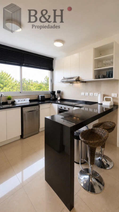 Apartamento ID.7480 - Apartamento de 3 Dormitorios en Primera Línea del Mar, Playa Brava Punta del Este