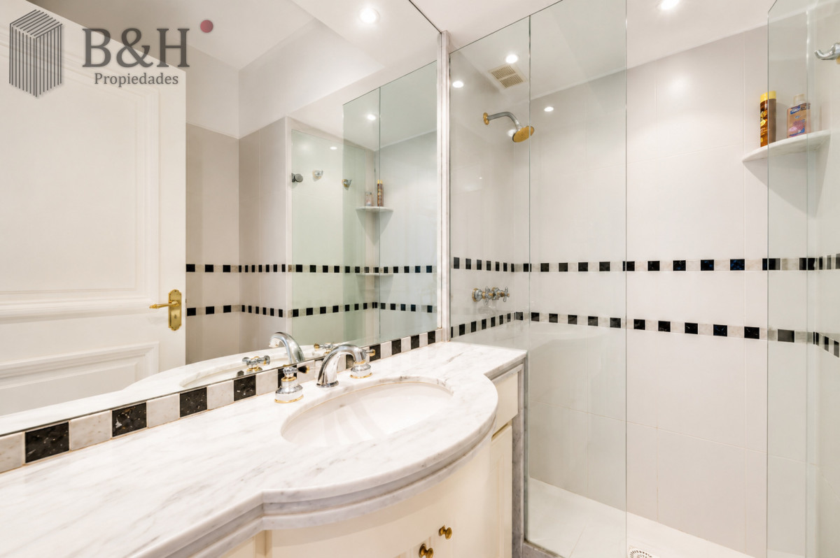 Apartamento ID.7942 - Exclusivo Penthouse de 6 Dormitorios y Barbacoa en Venta Frente al Mar, Rincón del Indio Punta del Este