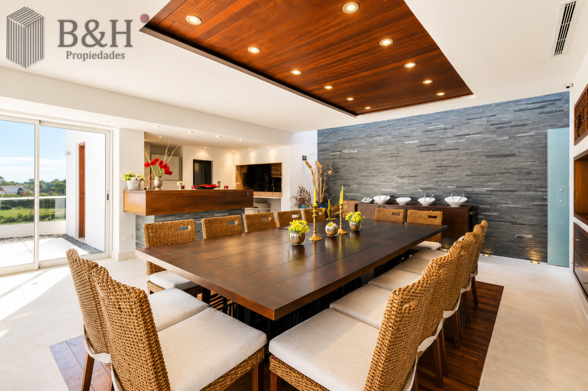 Apartamento ID.7942 - Exclusivo Penthouse de 6 Dormitorios y Barbacoa en Venta Frente al Mar, Rincón del Indio Punta del Este