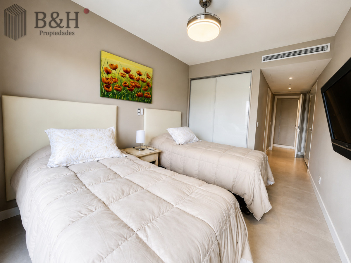 Apartamento ID.927 - Alquiler temporario de fabuloso departamento de dos dormitorios en Torre Venetian sobre Playa Mansa