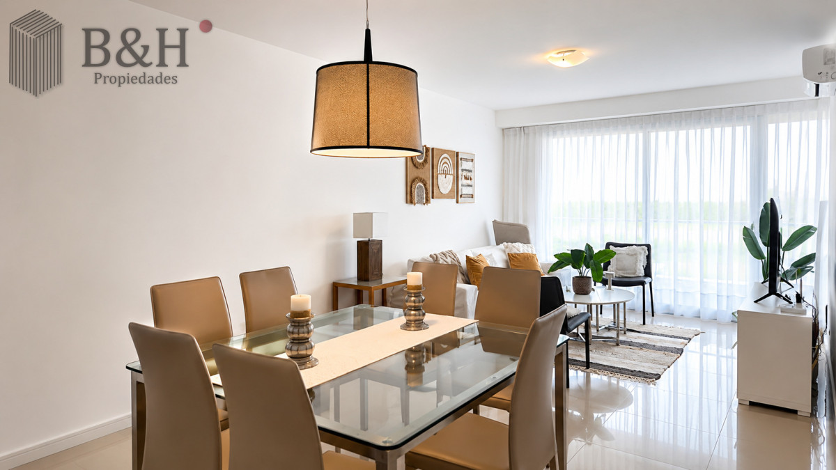 Apartamento ID.7480 - Apartamento de 3 Dormitorios en Primera Línea del Mar, Playa Brava Punta del Este