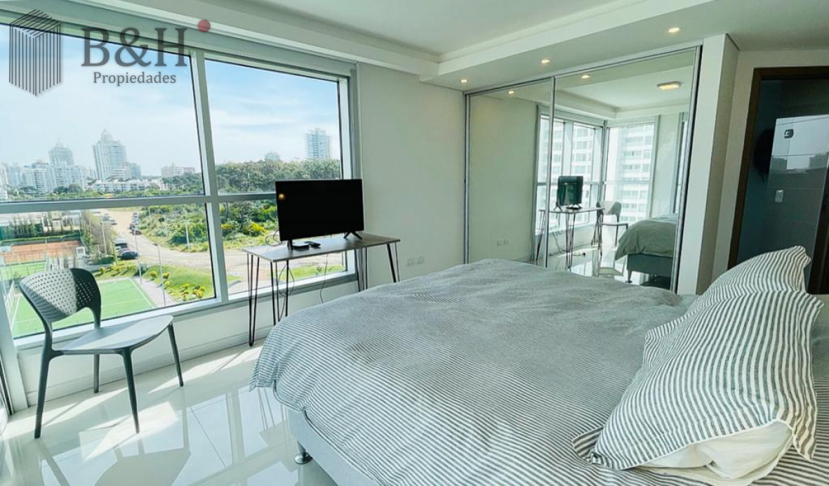 Apartamento ID.1438 - Apartamento de 3 Dormitorios con Parrillero en playa Brava, Punta del Este - Alquiler Temporario