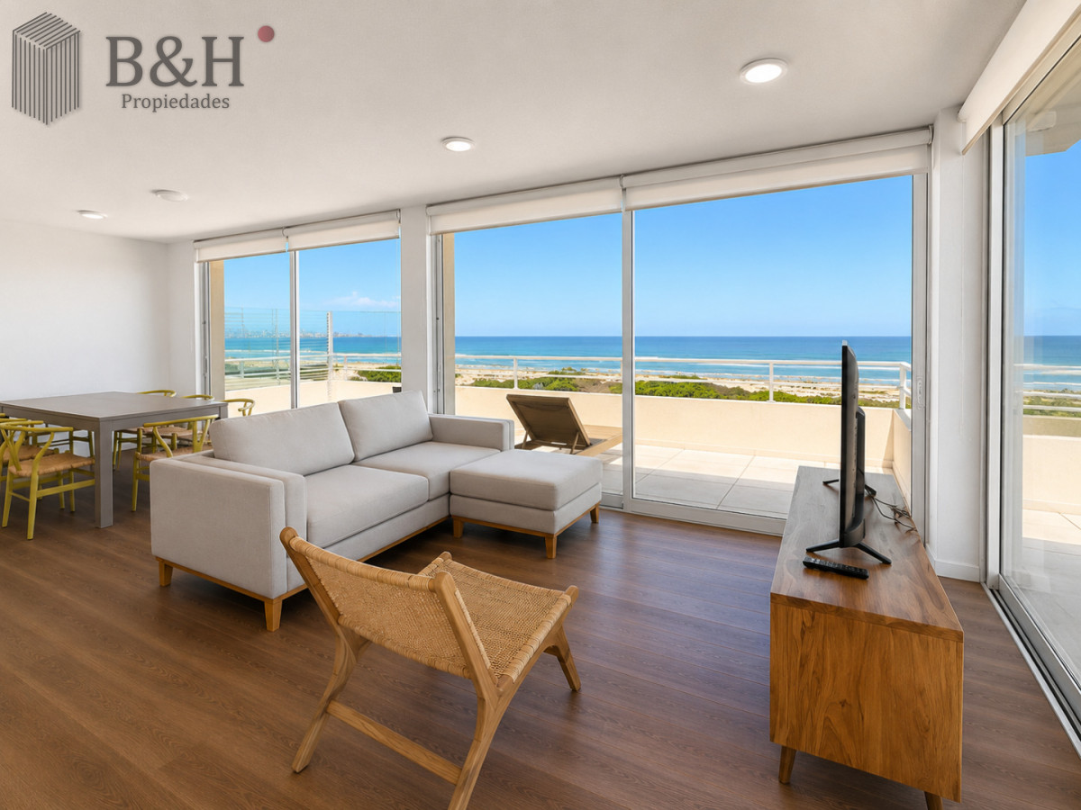Apartamento ID.7890 - Penthouse de 3 Dormitorios con Barbacoa en Primera Línea del Mar, Playa Brava Punta del Este