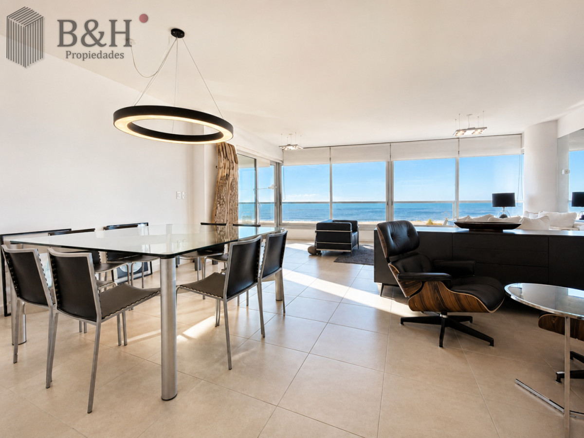 Apartamento ID.1233 - Venta y alquiler de departamento esquinero de tres dormitorios mas dependencia de servicio, Torre LE PARC, playa Brava. Punta del Este
