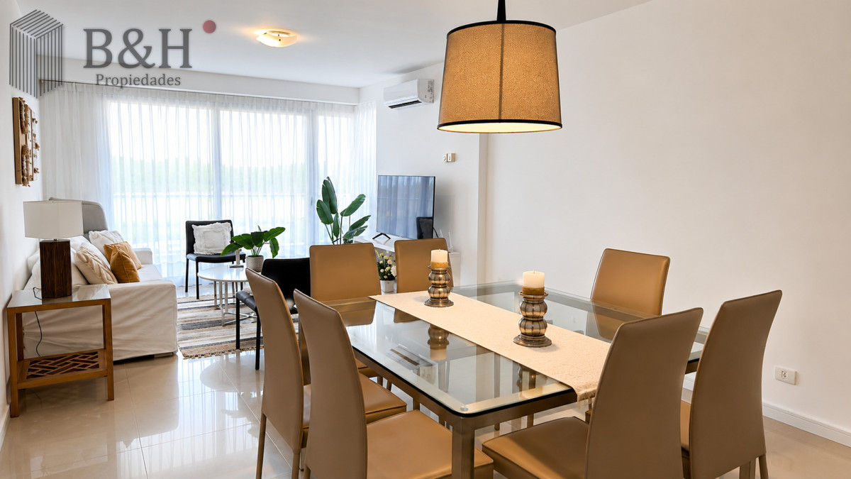 Apartamento ID.7480 - Apartamento de 3 Dormitorios en Primera Línea del Mar, Playa Brava Punta del Este