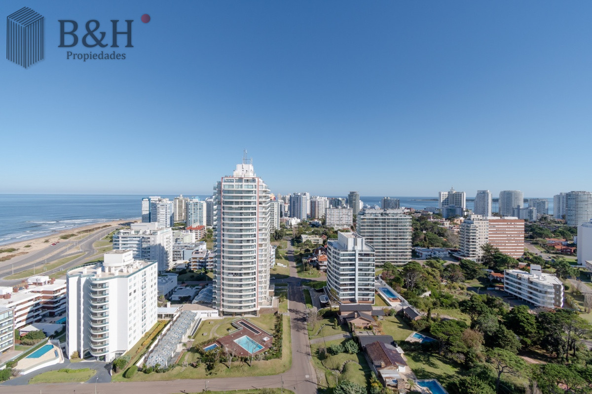 Apartamento ID.473 - Apartamento de 2 Dormitorios en Playa Brava con Vista al Mar - Venta