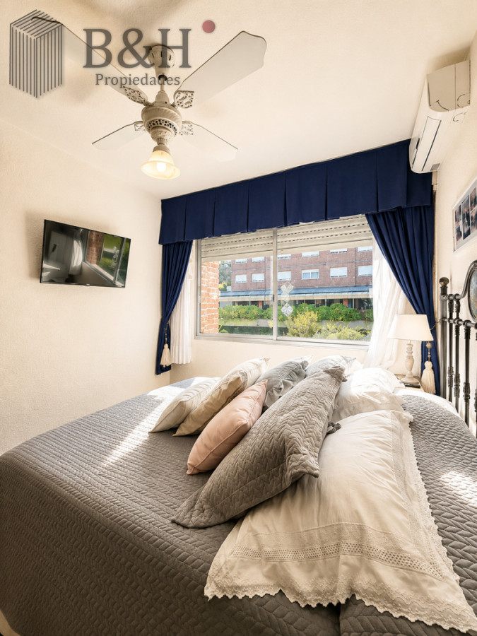 Apartamento ID.7163 - Apartamento en venta playa Mansa de 4 dormitorios y amplia terraza con parrillero propio 