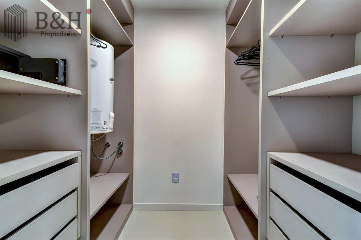 Apartamento ID.1241 - Alquiler temporario de apartamento de dos dormitorios con dos baños a pasos de la Playa y centro comercial, Punta del Este