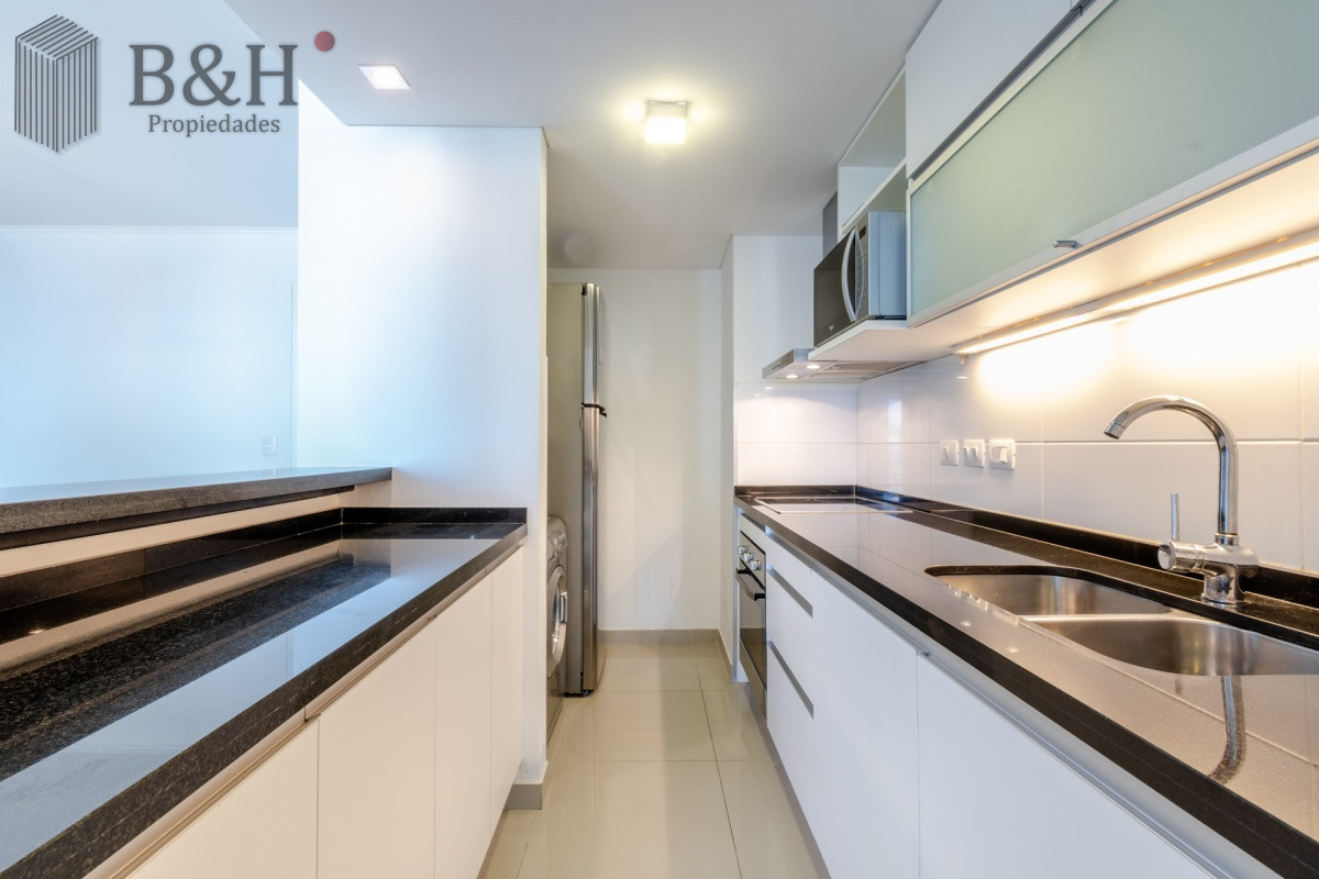 Apartamento ID.473 - Apartamento de 2 Dormitorios en Playa Brava con Vista al Mar - Venta