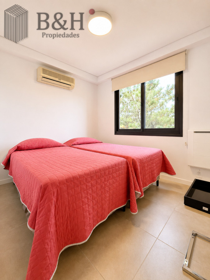 Apartamento ID.7943 - Venta de apartamento de 2 Dormitorios con Parrillero y Vistas al Mar, Punta Ballena 