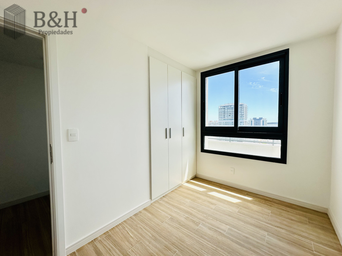 Apartamento ID.6873 - Venta de apartamento con vista al mar y muy luminoso de 2 dormitorios con 2 baños, Playa Brava Aidy Grill, Punta del Este