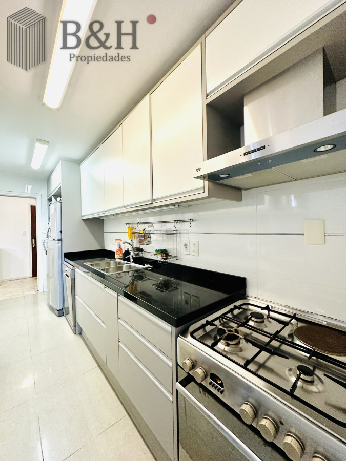 Apartamento ID.6888 - Venta de apartamento en Península de Punta del este con 3 dormitorios y 2 baños reciclado 