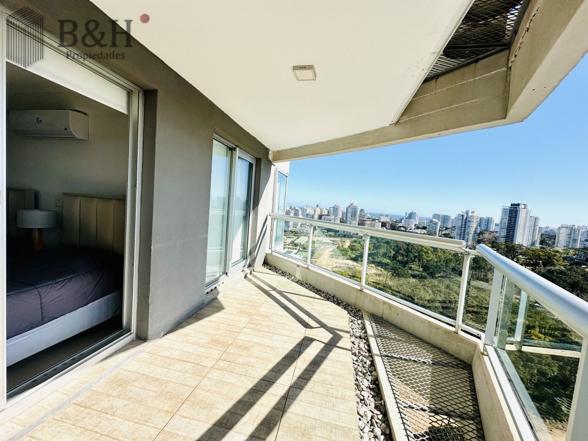 Apartamento ID.3369 - Alquiler de temporada de apartamento en playa Brava de 2 dormitorios mas dependencia de servicio