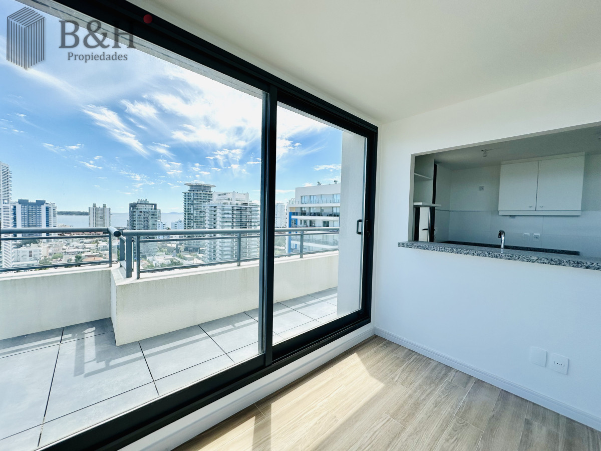 Apartamento ID.6873 - Venta de apartamento con vista al mar y muy luminoso de 2 dormitorios con 2 baños, Playa Brava Aidy Grill, Punta del Este